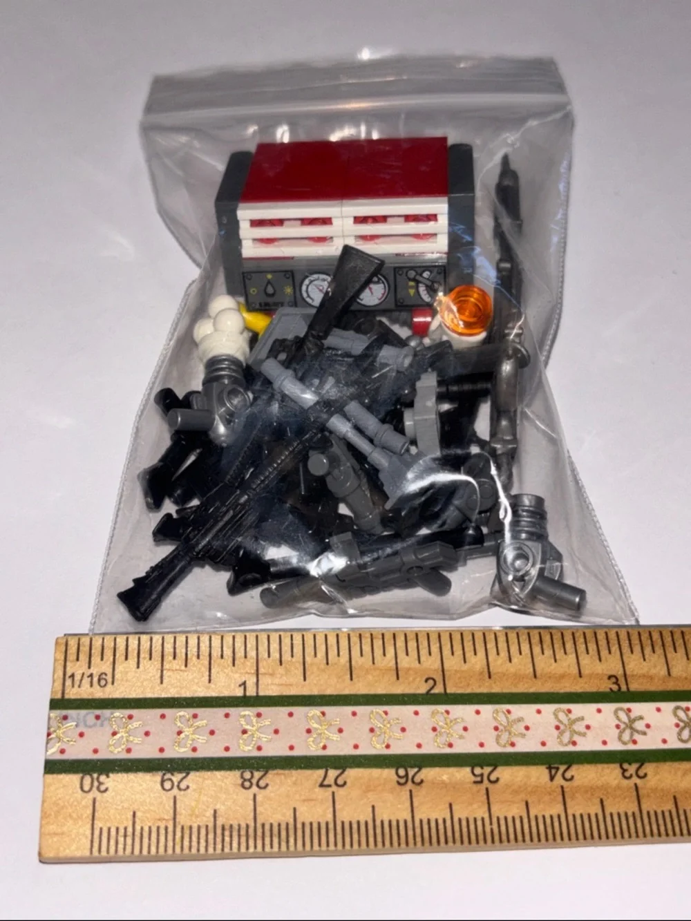 LEGO WEAPONS MYSTERY BAG OF LEGO WEAPONS Mixed LEGO Accessories Pack - Picture 2 of 6